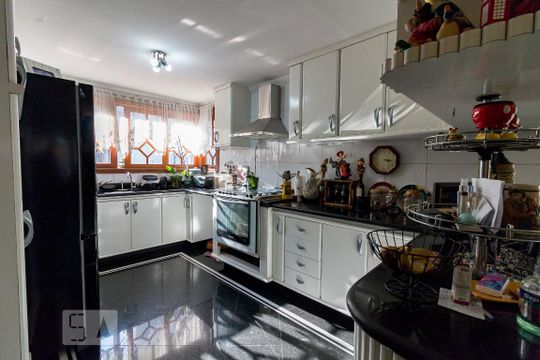 Cozinha de casa para alugar com 3 quartos, 450m² em Jardim Maia, Guarulhos