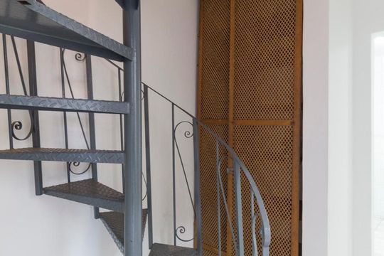 Escada de casa para alugar com 2 quartos, 75m² em Americanópolis, São Paulo