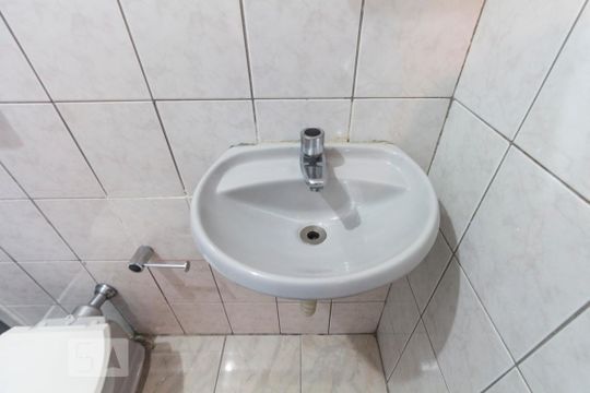 Banheiro Social - Piso Superior de casa para alugar com 2 quartos, 75m² em Americanópolis, São Paulo