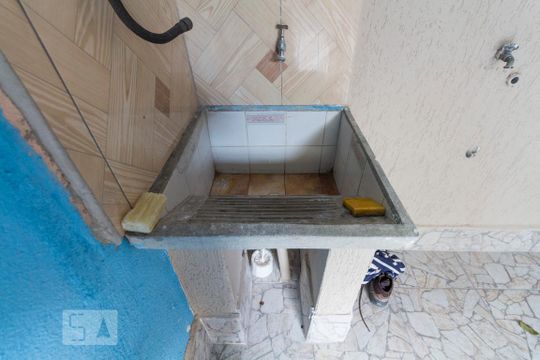 Área de Serviço de casa para alugar com 2 quartos, 75m² em Americanópolis, São Paulo