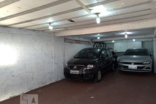 Garagem de casa para alugar com 2 quartos, 75m² em Americanópolis, São Paulo