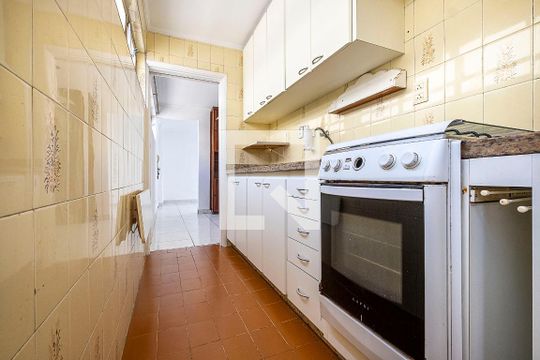 Cozinha de apartamento à venda com 3 quartos, 68m² em Alto de Pinheiros, São Paulo