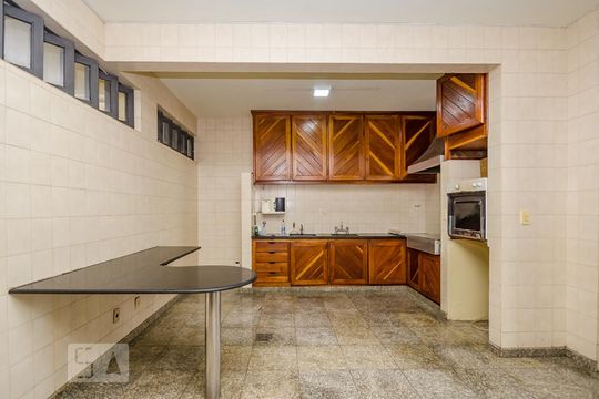 Cozinha de casa à venda com 4 quartos, 380m² em Santa Lúcia, Belo Horizonte
