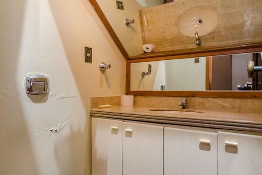 Lavabo 1 de casa à venda com 4 quartos, 380m² em Santa Lúcia, Belo Horizonte