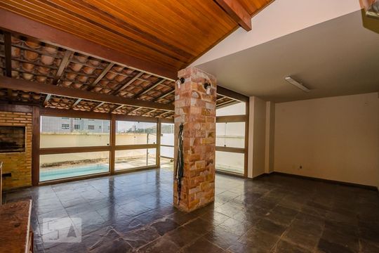 Casa à venda com 4 quartos, 380m² em Santa Lúcia, Belo Horizonte