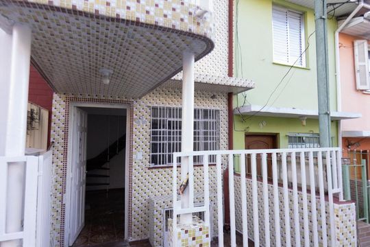 Fachada de casa à venda com 2 quartos, 80m² em Vila Oratório, São Paulo