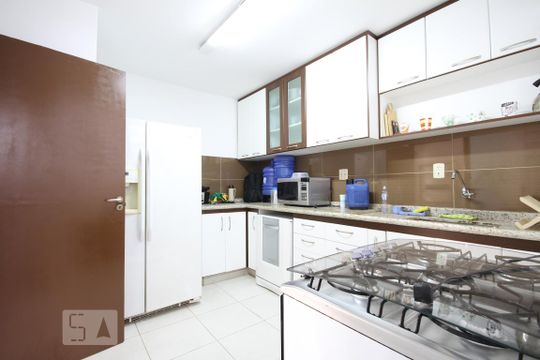 Cozinha de apartamento para alugar com 2 quartos, 97m² em Vila Mariana, São Paulo