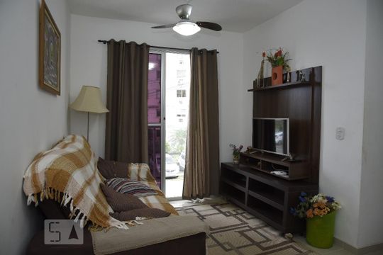 Sala de apartamento para alugar com 2 quartos, 52m² em Barra da Tijuca, Rio de Janeiro