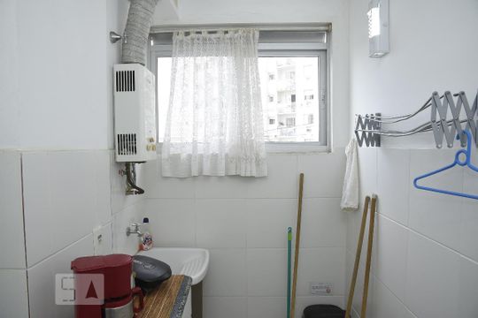 Área de Serviço de apartamento para alugar com 2 quartos, 52m² em Barra da Tijuca, Rio de Janeiro
