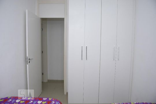 Quarto 1 de apartamento para alugar com 2 quartos, 52m² em Barra da Tijuca, Rio de Janeiro