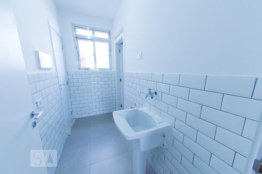Área de Serviço de apartamento para alugar com 2 quartos, 55m² em Pinheiros, São Paulo