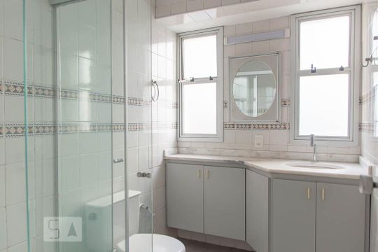 Banheiro de apartamento para alugar com 2 quartos, 69m² em Centro, São Bernardo do Campo