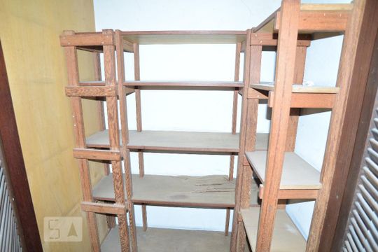Prateleiras de casa à venda com 4 quartos, 220m² em Santa Teresa, Rio de Janeiro