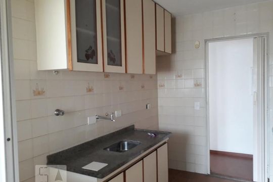 Cozinha de apartamento à venda com 2 quartos, 72m² em Vila Amélia, São Paulo