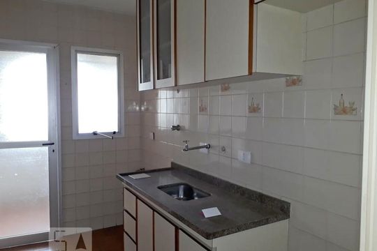 Cozinha de apartamento à venda com 2 quartos, 72m² em Vila Amélia, São Paulo