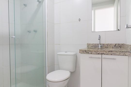 Banheiro de apartamento para alugar com 2 quartos, 60m² em Picanço, Guarulhos