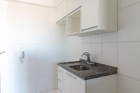 Cozinha de apartamento para alugar com 2 quartos, 60m² em Picanço, Guarulhos
