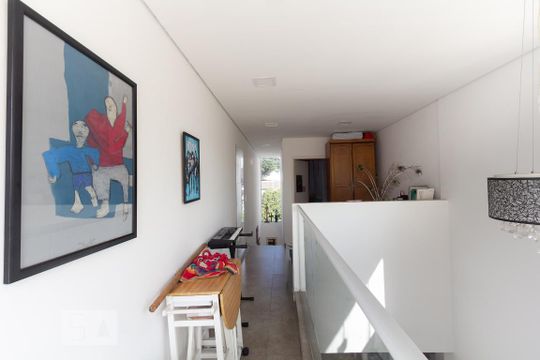 Corredor de casa à venda com 3 quartos, 140m² em Vila Olímpia, São Paulo