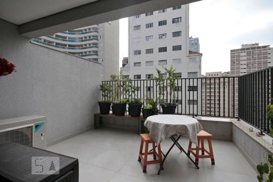 Varanda de kitnet/studio para alugar com 1 quarto, 40m² em Santa Efigênia, São Paulo