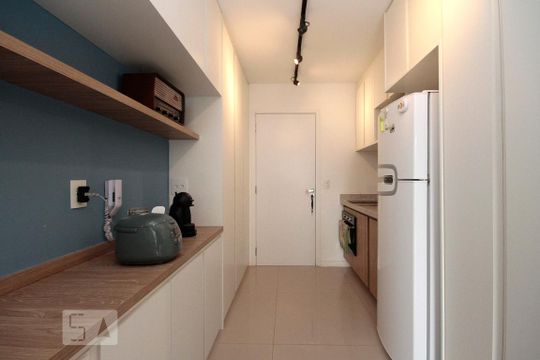 Cozinha de kitnet/studio para alugar com 1 quarto, 40m² em Santa Efigênia, São Paulo