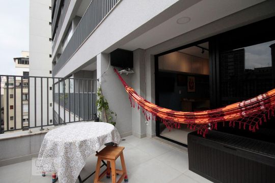 Varanda de kitnet/studio para alugar com 1 quarto, 40m² em Santa Efigênia, São Paulo