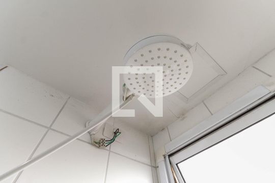 Banheiro de apartamento à venda com 1 quarto, 24m² em Vila Campanela, São Paulo