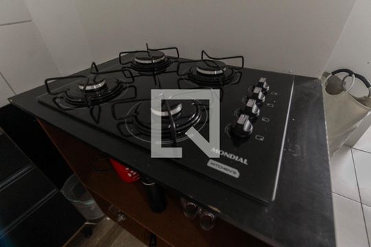 Cozinha de apartamento à venda com 1 quarto, 24m² em Vila Campanela, São Paulo