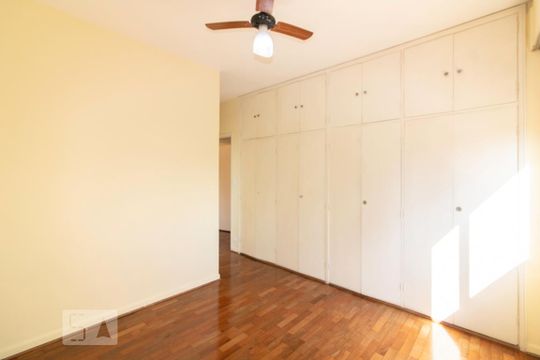 Suíte de apartamento para alugar com 3 quartos, 109m² em Vila Olímpia, São Paulo