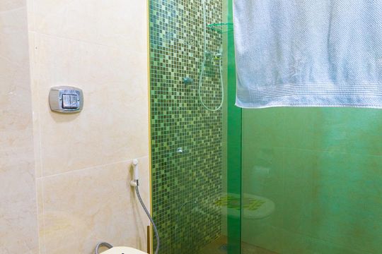 Banheiro Social de casa de condomínio à venda com 2 quartos, 120m² em Riachuelo, Rio de Janeiro