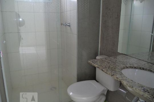 Banheiro de apartamento para alugar com 2 quartos, 45m² em Maranhão, São Paulo