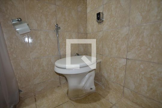 Banheiro Social de casa para alugar com 3 quartos, 85m² em Irajá, Rio de Janeiro