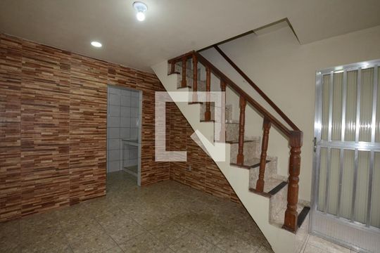 Sala de casa para alugar com 3 quartos, 85m² em Irajá, Rio de Janeiro