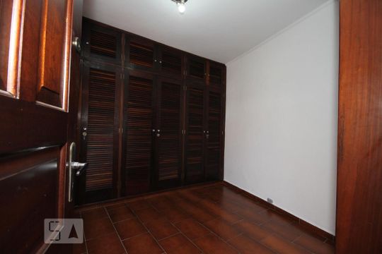 Quarto de serviço de casa para alugar com 3 quartos, 150m² em Bosque da Saúde, São Paulo