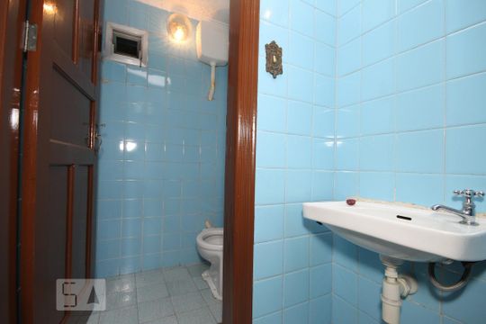 Lavabo garagem de casa para alugar com 3 quartos, 150m² em Bosque da Saúde, São Paulo