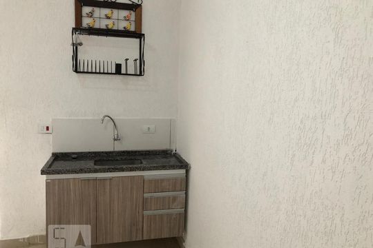 Cozinha de kitnet/studio para alugar com 1 quarto, 16m² em Mirandópolis, São Paulo