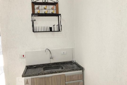 Cozinha de kitnet/studio para alugar com 1 quarto, 16m² em Mirandópolis, São Paulo