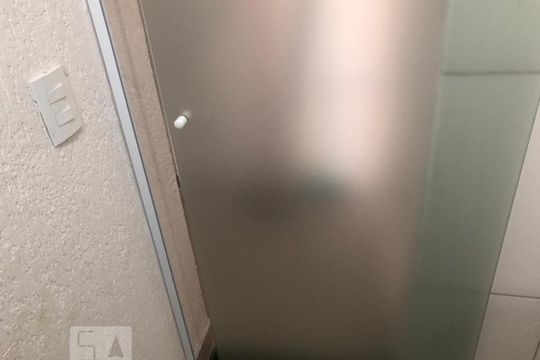 Banheiro Social de kitnet/studio para alugar com 1 quarto, 16m² em Mirandópolis, São Paulo
