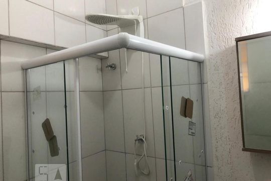Banheiro Social de kitnet/studio para alugar com 1 quarto, 16m² em Mirandópolis, São Paulo