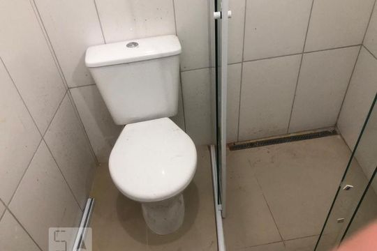 Banheiro Social de kitnet/studio para alugar com 1 quarto, 16m² em Mirandópolis, São Paulo