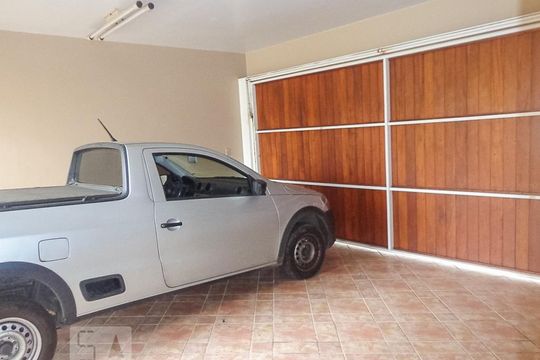 Garagem de casa à venda com 3 quartos, 308m² em Sarandi, Porto Alegre