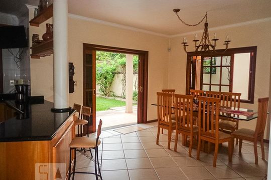 Cozinha de casa à venda com 3 quartos, 308m² em Sarandi, Porto Alegre