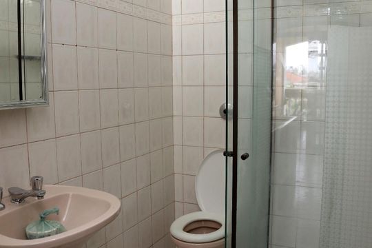 Banheiro de casa à venda com 2 quartos, 75m² em Cidade Intercap, Taboão da Serra