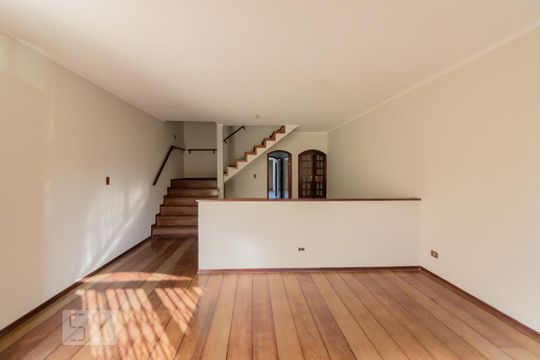 Sala de casa para alugar com 3 quartos, 226m² em Vila Curuçá, Santo André