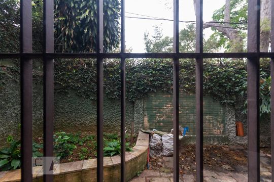 Vista de casa à venda com 3 quartos, 220m² em Planalto Paulista, São Paulo