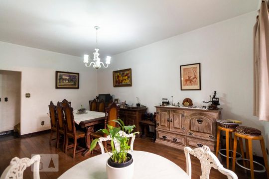 Sala de casa à venda com 3 quartos, 220m² em Planalto Paulista, São Paulo