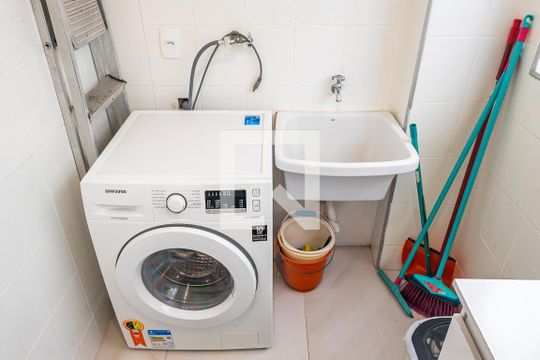 Área de Serviço de apartamento para alugar com 2 quartos, 100m² em Pinheiros, São Paulo
