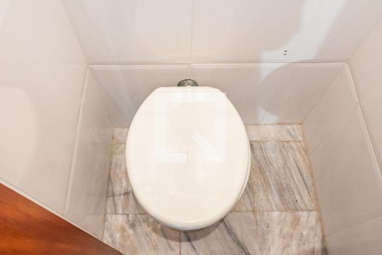Lavabo de apartamento para alugar com 2 quartos, 100m² em Pinheiros, São Paulo
