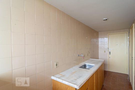 Cozinha de apartamento à venda com 2 quartos, 120m² em Icaraí, Niterói