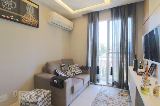 Apartamento à venda com 2 quartos, 55m² em Taquara, Rio de Janeiro