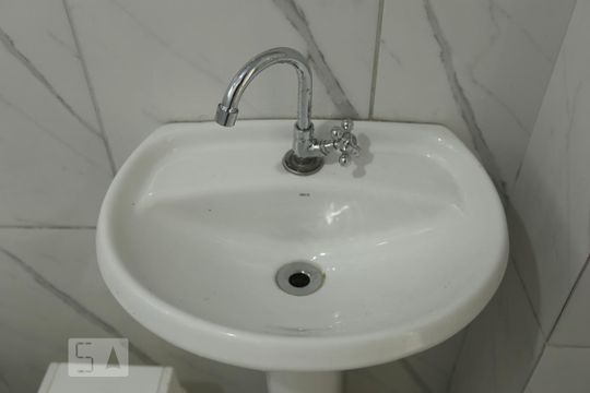 Banheiro de apartamento para alugar com 1 quarto, 33m² em Bela Vista, São Paulo